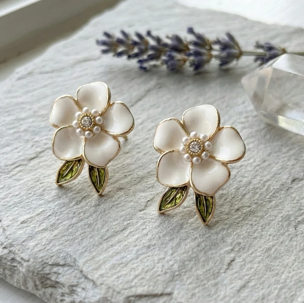 White Enamel Flower Stud Earrings Gold Faux Pearl Rhinestone Green Leaf Bridal